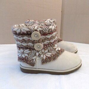 Makalu 6 Fair Isle Sweater Boots Fur Lined Big Button Trim Faux Shearling Suede